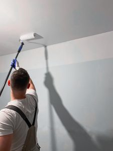 malowanie sufitu